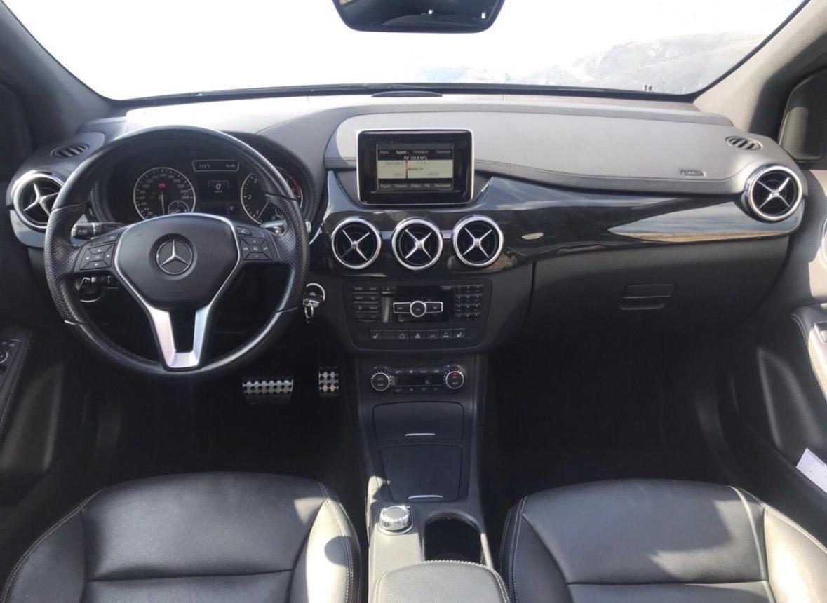 Mercedes Benz B200