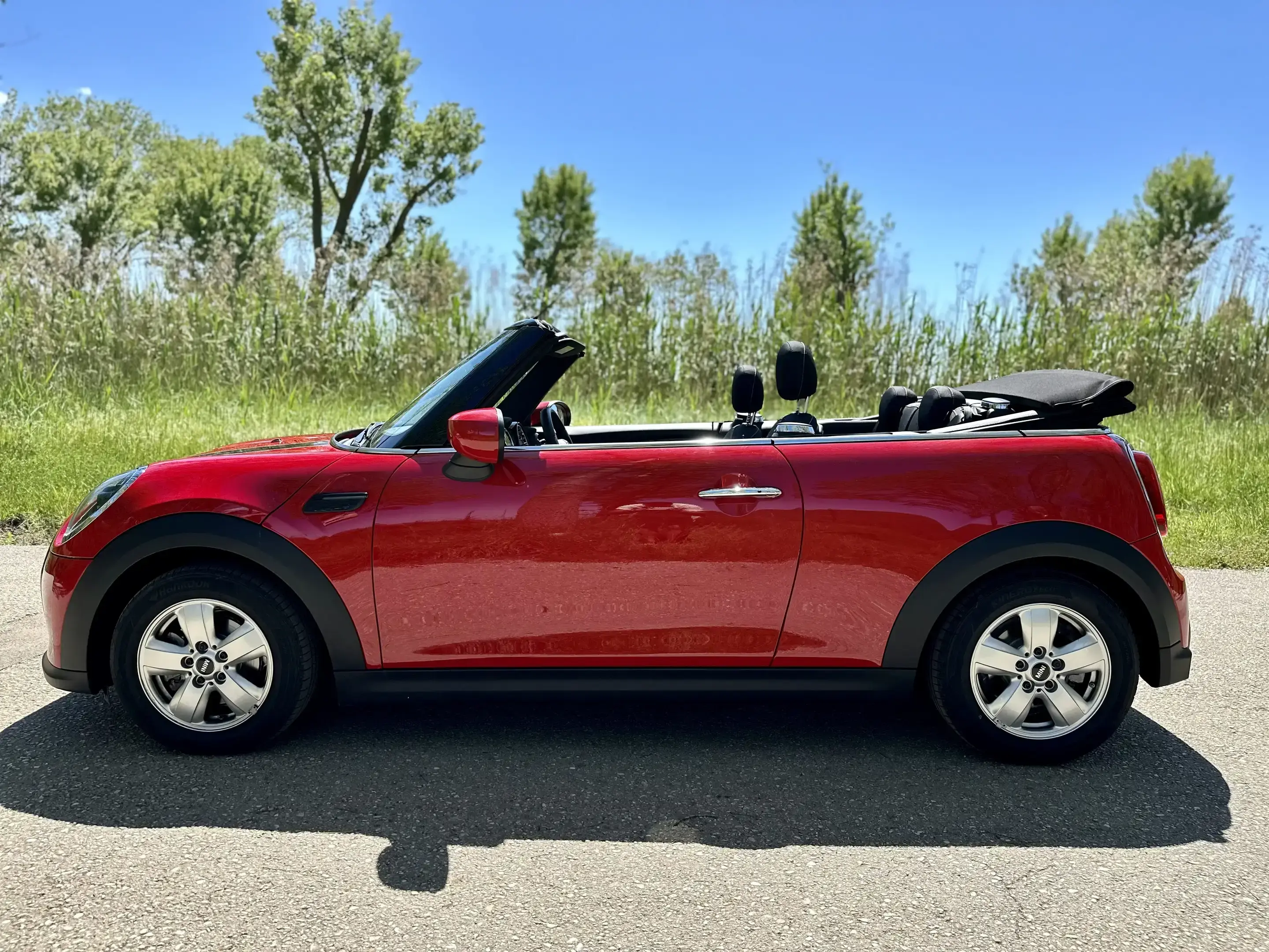 Mini Cooper Chilli Red 2023