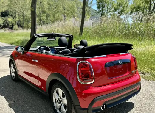Mini Cooper Chilli Red 2023