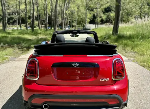Mini Cooper Chilli Red 2023