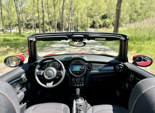 Mini Cooper Chilli Red 2023